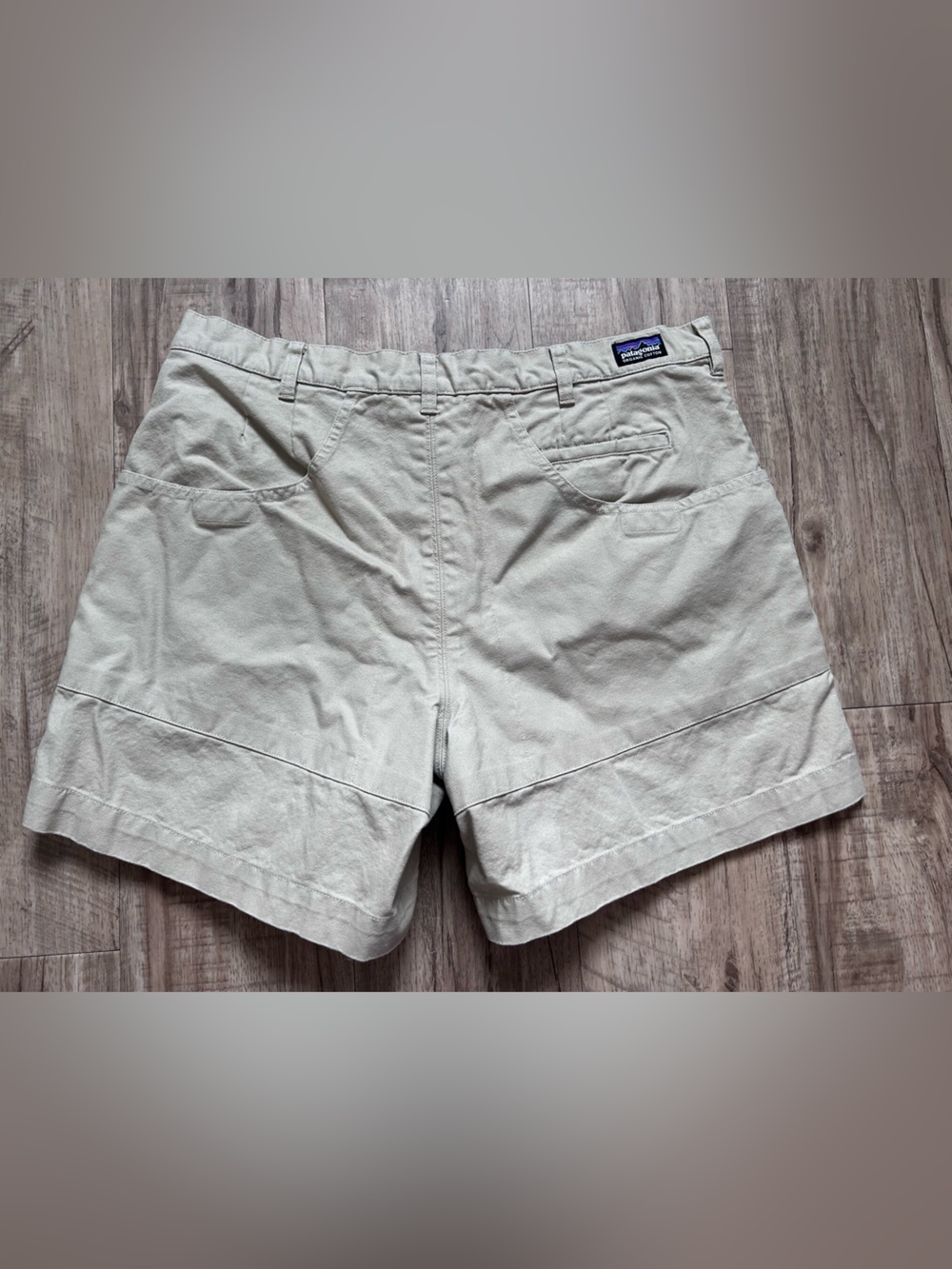 Patagonia organic cotton Men's Stand Up shorts beige canvas material work wear